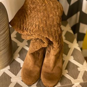 Authentic UGG cross weave suede boots!